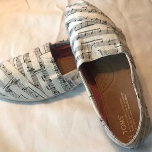 Women’s Tom’s Music Note Shoes Size 8